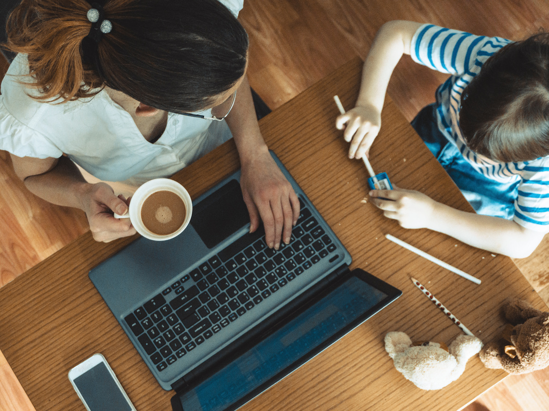 moms working from home